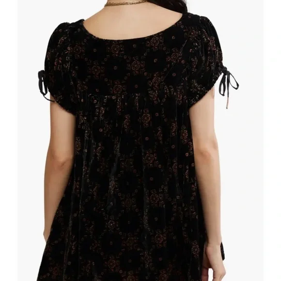 FREE PEOPLE SUMMER CAMP BLACK  VELVET FLORAL DRESS MEDIUM - Picture 5 of 11